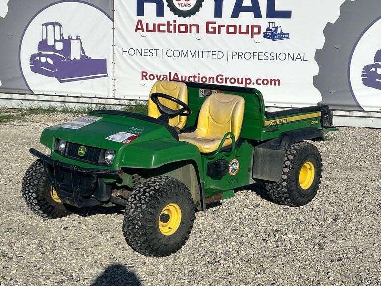 2016 John Deere TS Gator 4x4 Utility Cart