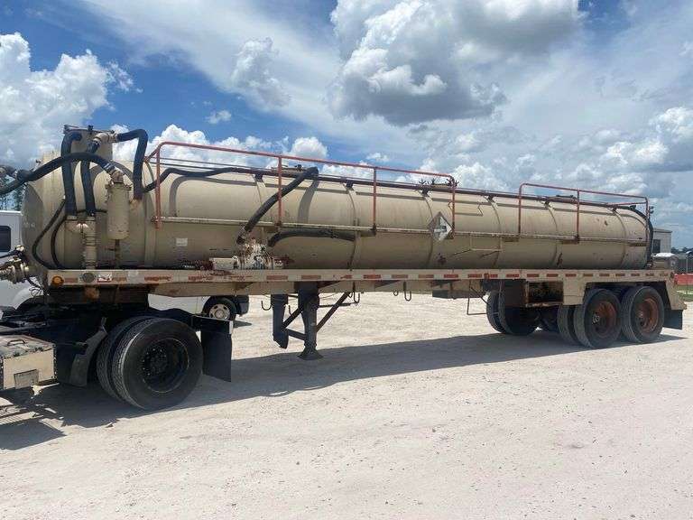 2005 Superior  Trailers VT130 T/A Tanker Trailer