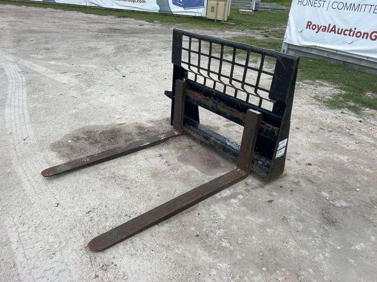Caterpillar 48in Forks and Frame Skid Steer Attachment