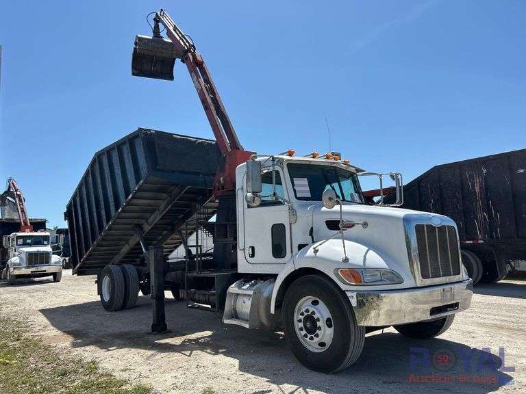 2014 Peterbilt 337 Forestry Grapple Truck