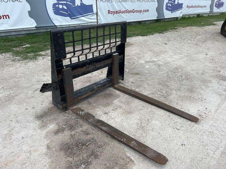 Caterpillar 48in Forks and Frame Skid Steer Attachment