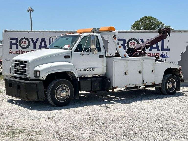 2001 Chevrolet C6500 Wrecker Tow Truck