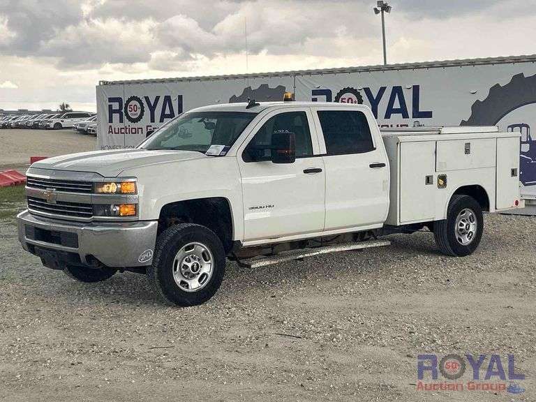2017 Chevrolet Silverado 3500 HD 4x4 Crew Cab Reading Service Truck
