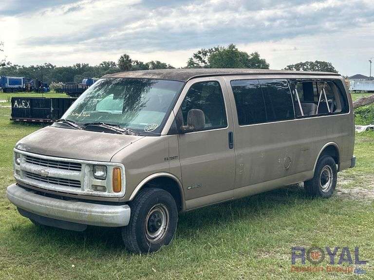 2000 Chevrolet 3500 Express Passenger Van