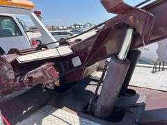 2001 Chevrolet C6500 Wrecker Tow Truck