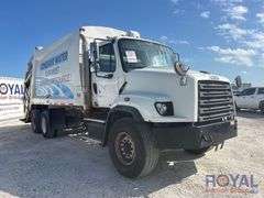 2014 Freightliner 114SD T/A McNeilus 2513 25Yd Rear Loader Garbage Truck