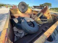 12-Wheel Pneumatic Pull-Behind Asphalt Compactor