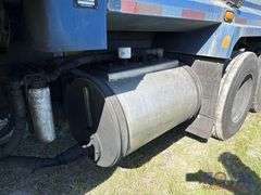 2014 Crane Carrier Low Entry New Way 31Yd Side Loader Garbage Truck