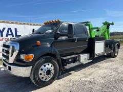 2004 Ford F-750 Crew Cab Wrecker Tow Truck