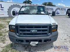 2006 Ford F-350 Reading Service Truck with Liftgate