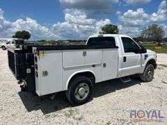 2008 Ford F-250 4x4 Reading Service Truck with Liftgate