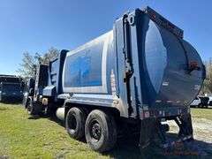 2014 Crane Carrier Low Entry New Way 31Yd Side Loader Garbage Truck