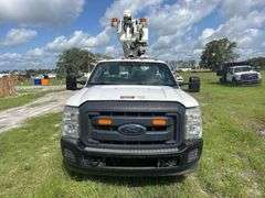 2014 Ford F-350 Altec AT200A Insulated Bucket Truck