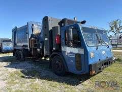 2014 Crane Carrier Low Entry New Way 31Yd Side Loader Garbage Truck