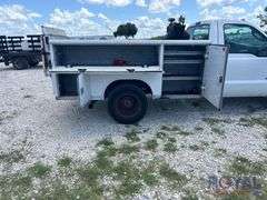 2006 Ford F-350 Reading Service Truck with Liftgate