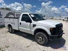 2008 Ford F-250 4x4 Reading Service Truck with Liftgate