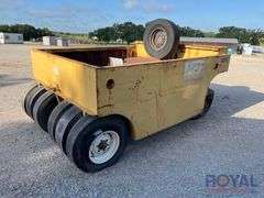 12-Wheel Pneumatic Pull-Behind Asphalt Compactor