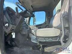 2014 Freightliner 114SD T/A McNeilus 2513 25Yd Rear Loader Garbage Truck
