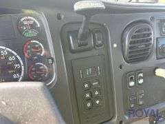 2014 Freightliner 114SD T/A McNeilus 2513 25Yd Rear Loader Garbage Truck