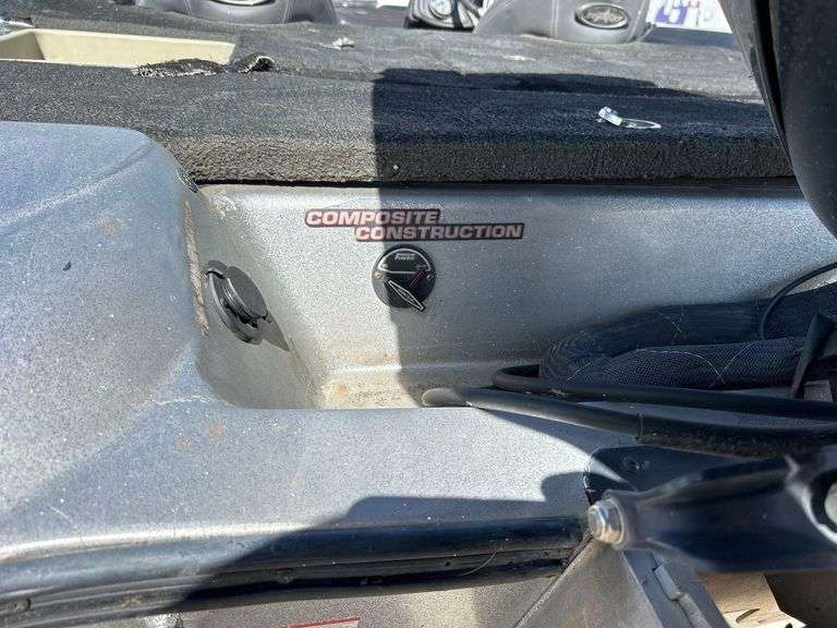 2017 Stratos 294 XL Evolution 20ft Fishing Boat with 20ft Boat Trailer