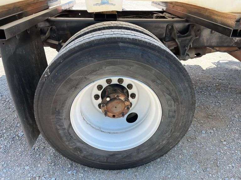 2010 International 4300 2,000 Gallon Water Truck