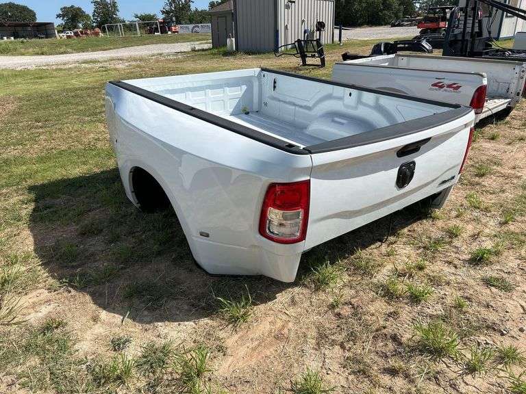 2023 Ram 4x4 Pickup Truck Bed