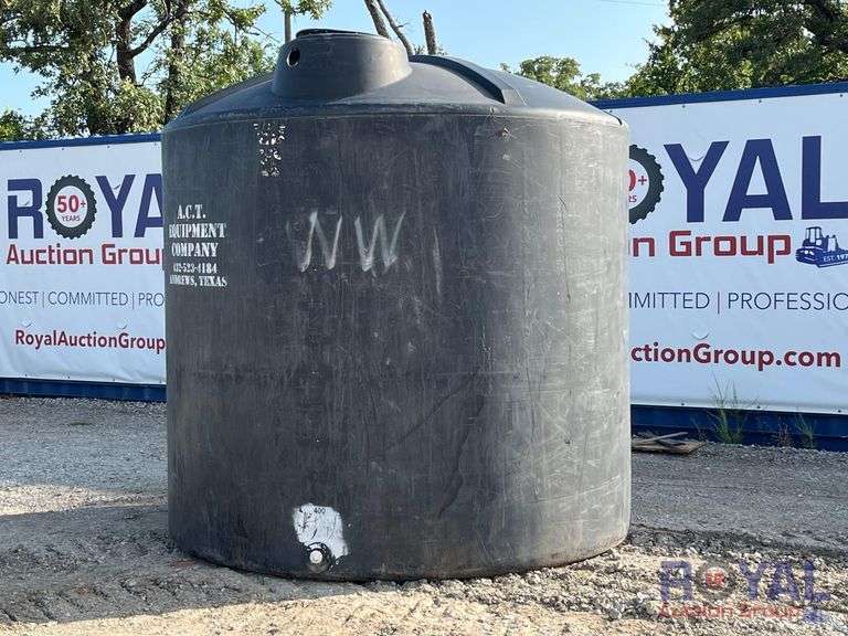 3000 Gallon Black Poly Water Tank