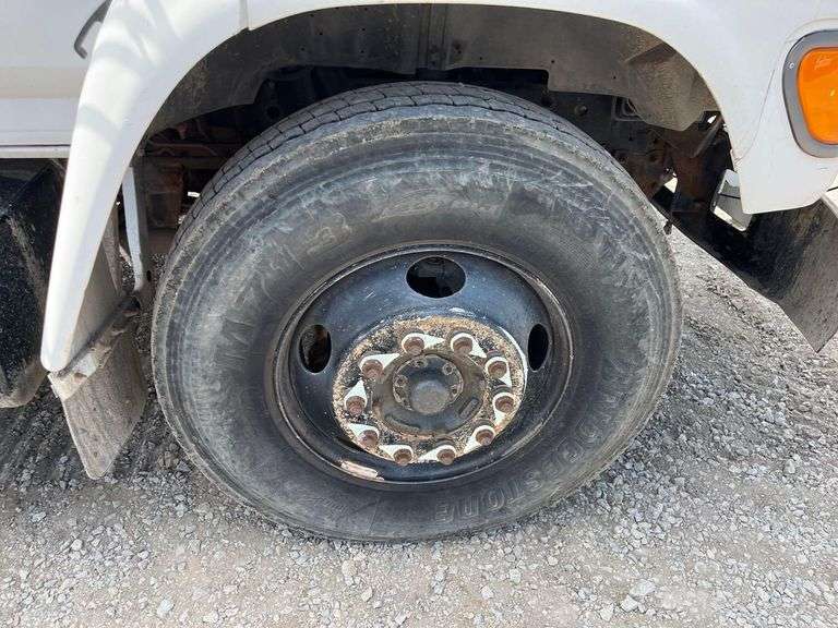 1998 Ford F800 2,000 Gallon Water Truck