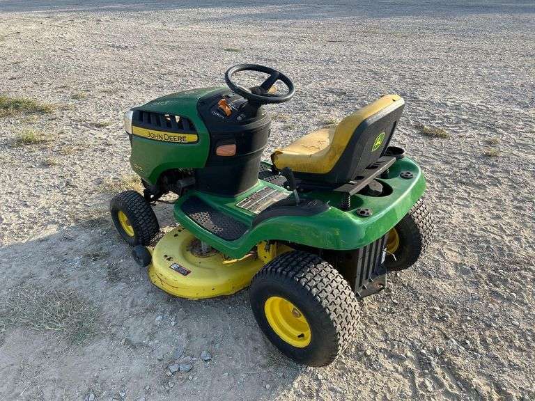 John Deere D110 42in Riding Mower