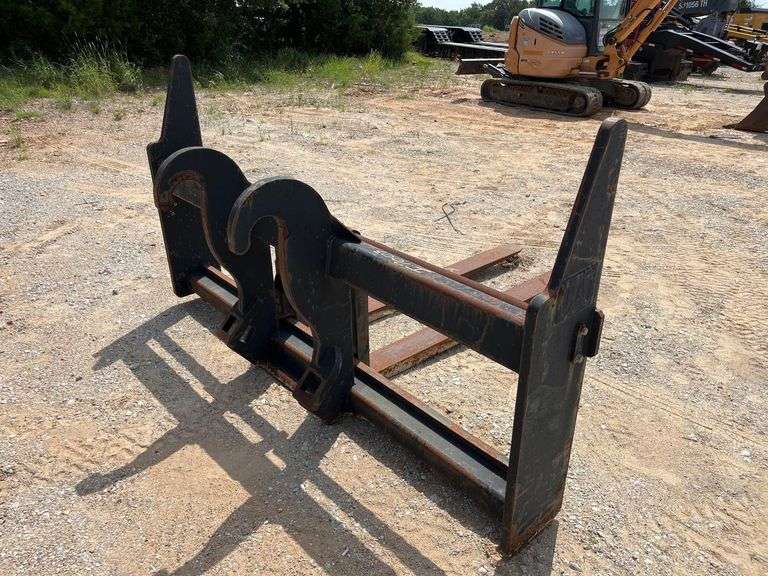 Caterpillar 60in Loader Fork and Frame Attachment