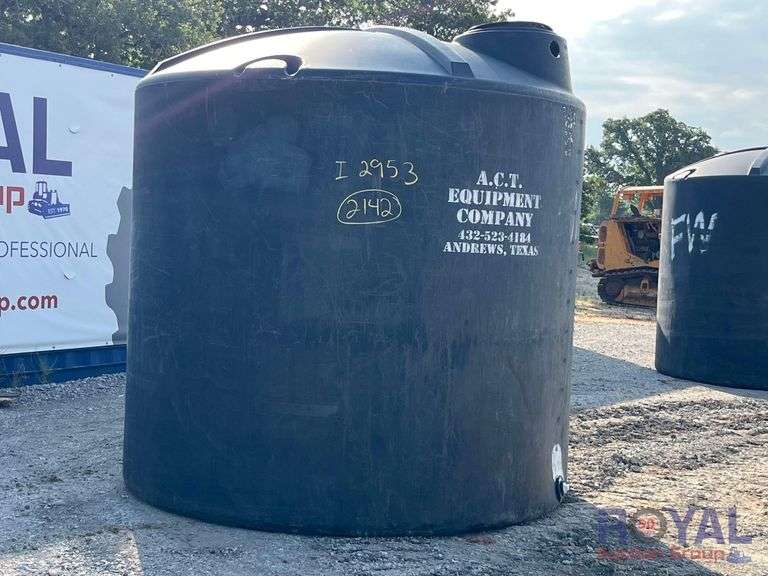 3000 Gallon Black Poly Water Tank