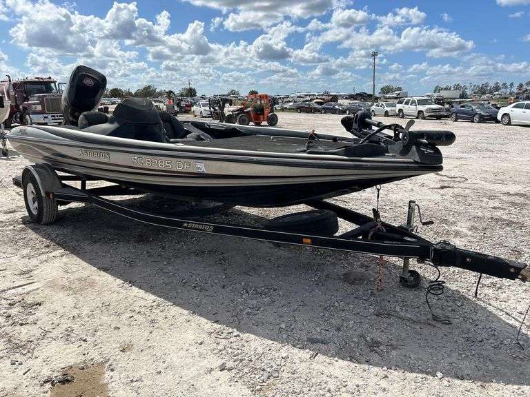 2017 Stratos 294 XL Evolution 20ft Fishing Boat with 20ft Boat Trailer