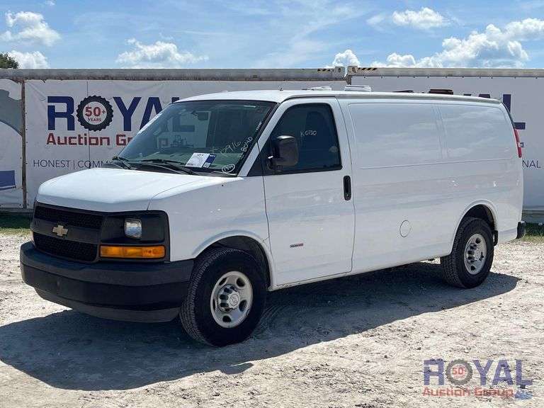 2016 Chevrolet Express 3500 Cargo Van