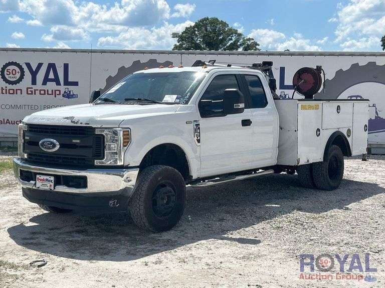 2019 Ford F-350 4x4 Ext. Cab Palfinger PSC 3216 4,000LB Crane Service Truck