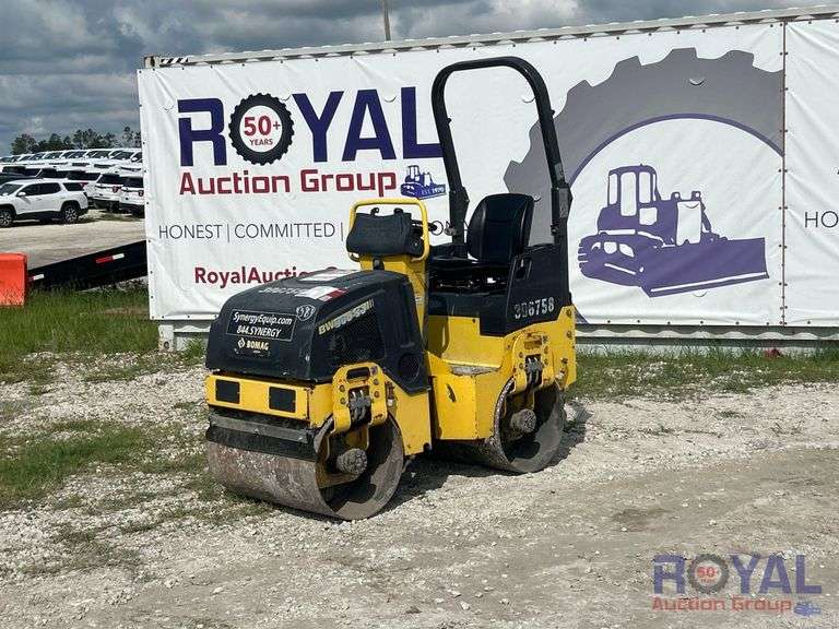 2019 Bomag BW 900-50 36in Smooth Tandem Articulating Vibratory Roller
