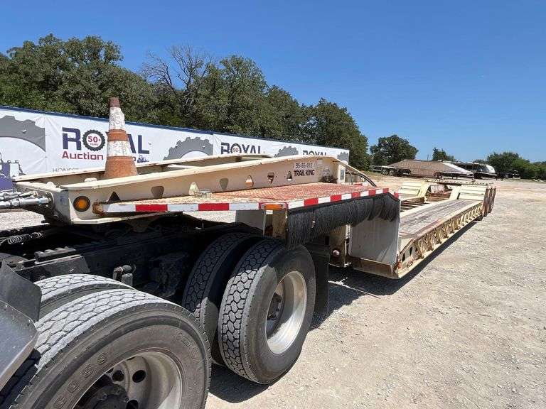2009 Trail King TK110HDG-523 RGN 66 Ton Tri-Axle Lowboy Trailer