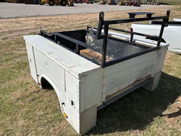 Knapheide Service Body with Liftgate