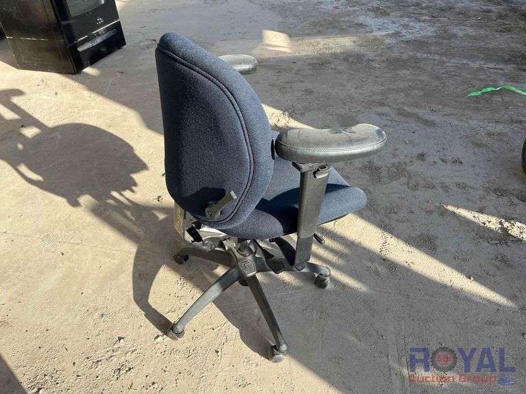 Mid-Back Office Chair