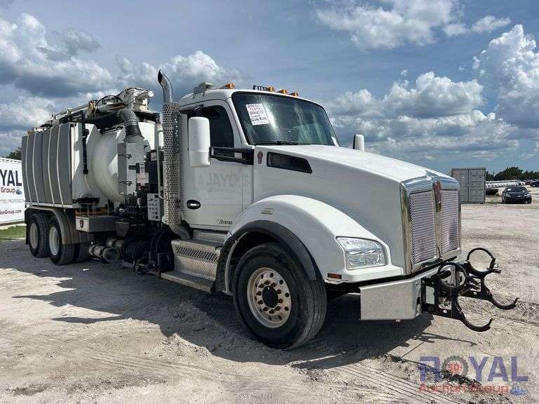 2017 Kenworth T880 T/A Aquatech Combination Sewer Jetter Vacuum Truck