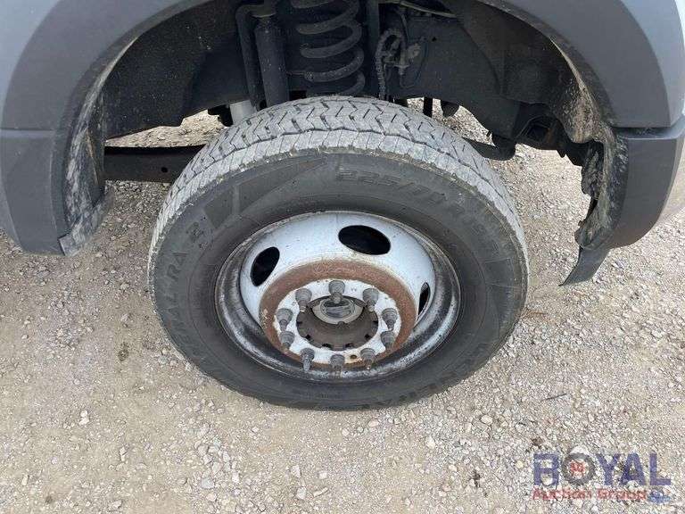 2019 Ford F-450 4x4 Crew Cab and Chassis Truck