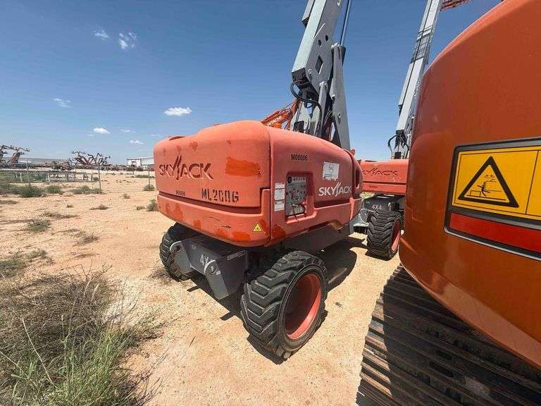 2015 SkyJack SJ86T 4x4 86ft Telescopic Boom Lift