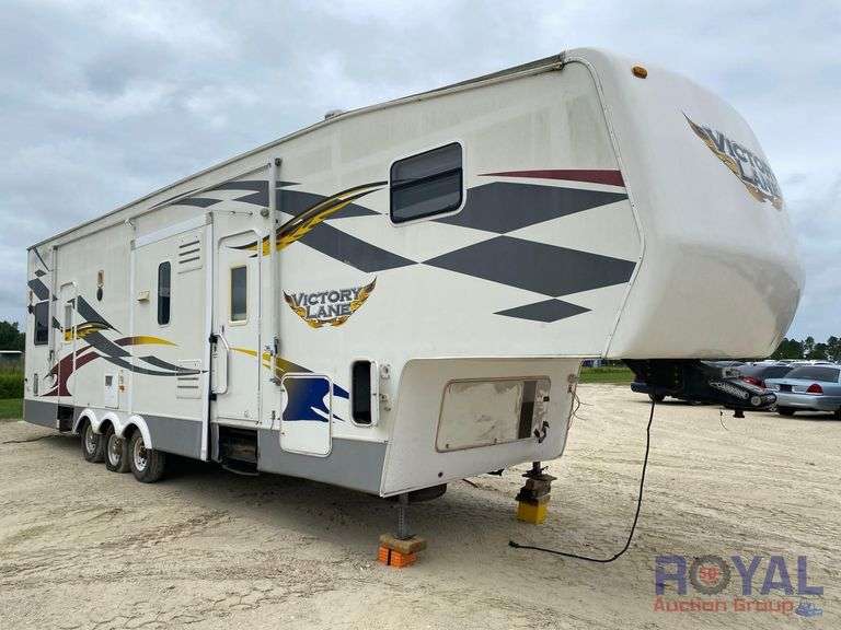 2007 Dutchmen Victory Lane 38SRV 40FT. Tri-Axle 5th Wheel Toy Hauler Travel Trailer