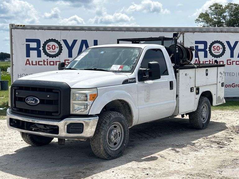 2015 Ford F-250 4x4 Liftgate Service Truck