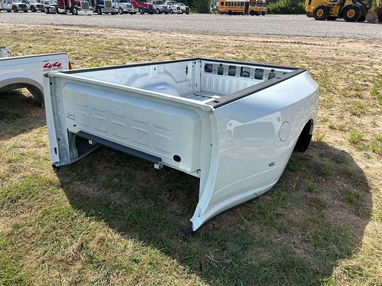 2023 Ram 4x4 Pickup Truck Bed