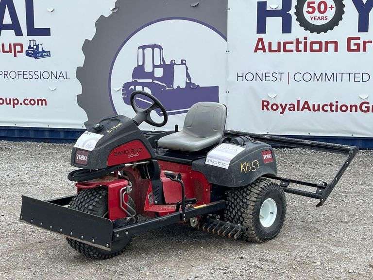 2018 Toro Sand Pro Bunker Rake with Edger Broom