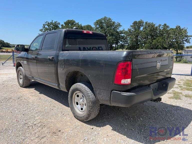 2016 Ram 1500 4x4 Crew Cab Pickup Truck
