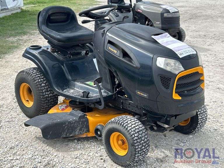 2016 Poulan Pro PP19A42 42in Riding Mower