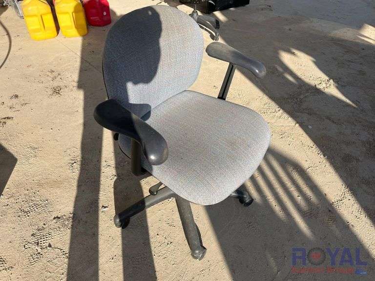 Mid-Back Office Chair