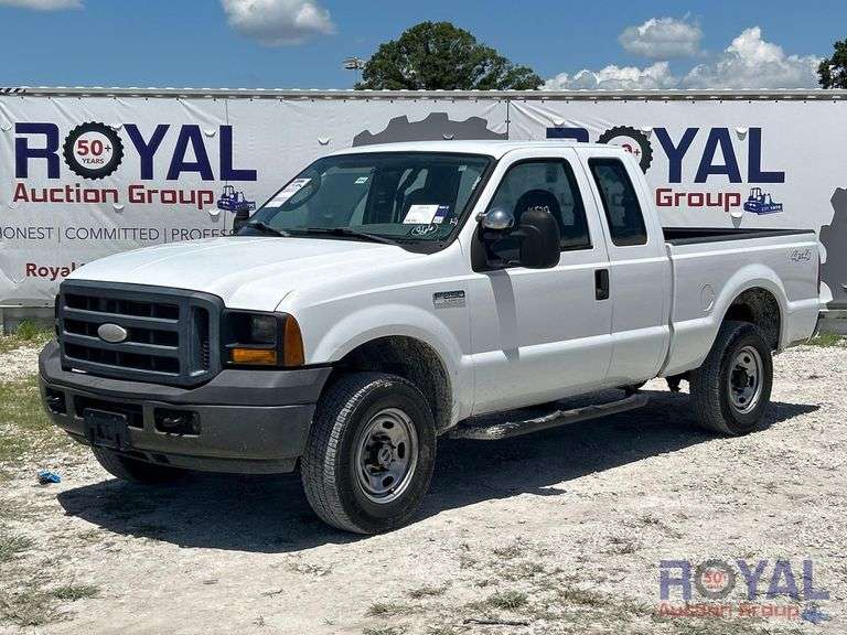 2006 Ford F-250 4x4 Ext. Cab Pickup Truck