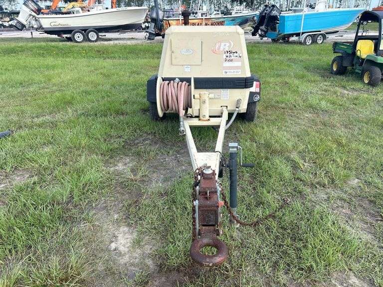 2001 Ingersoll-Rand XP185WJD S/A Towable Air Compressor